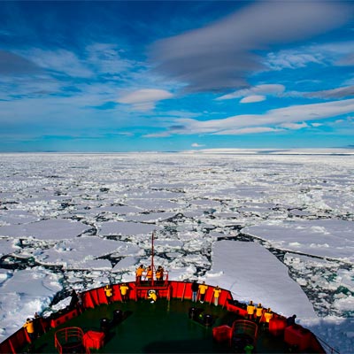 EXPERIENCIA UNICA VIAJAR EN UN ROMPEHIELOS EN EL ARTICO